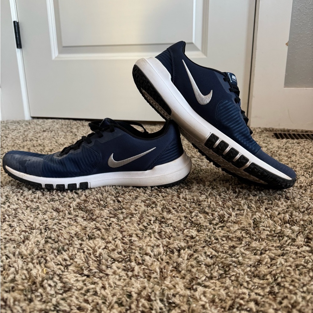 Nike Men's Dark Blue and White Athletic Shoes